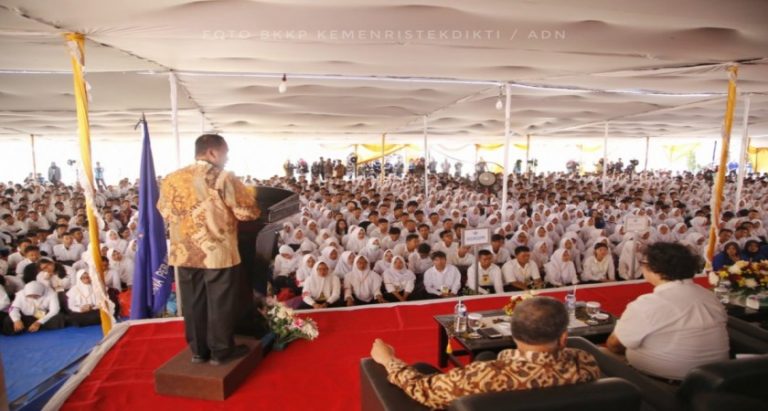 Menristekdikti: Peran Perguruan Tinggi Sangat Vital dalam Menyambut Bonus Demografi
